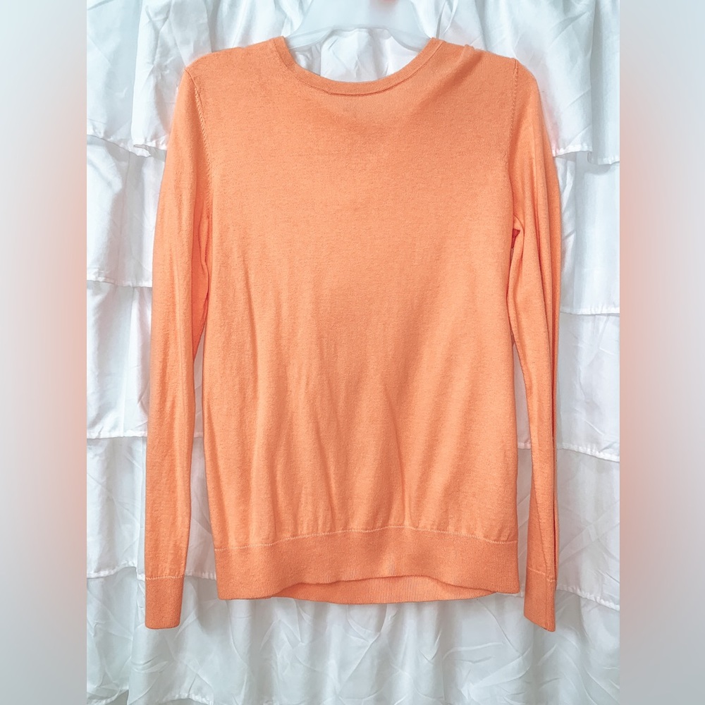 Gap sweater